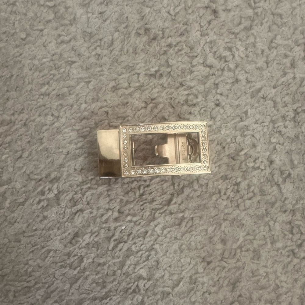 Elegant Silver Belt Buckle with Rhinestones